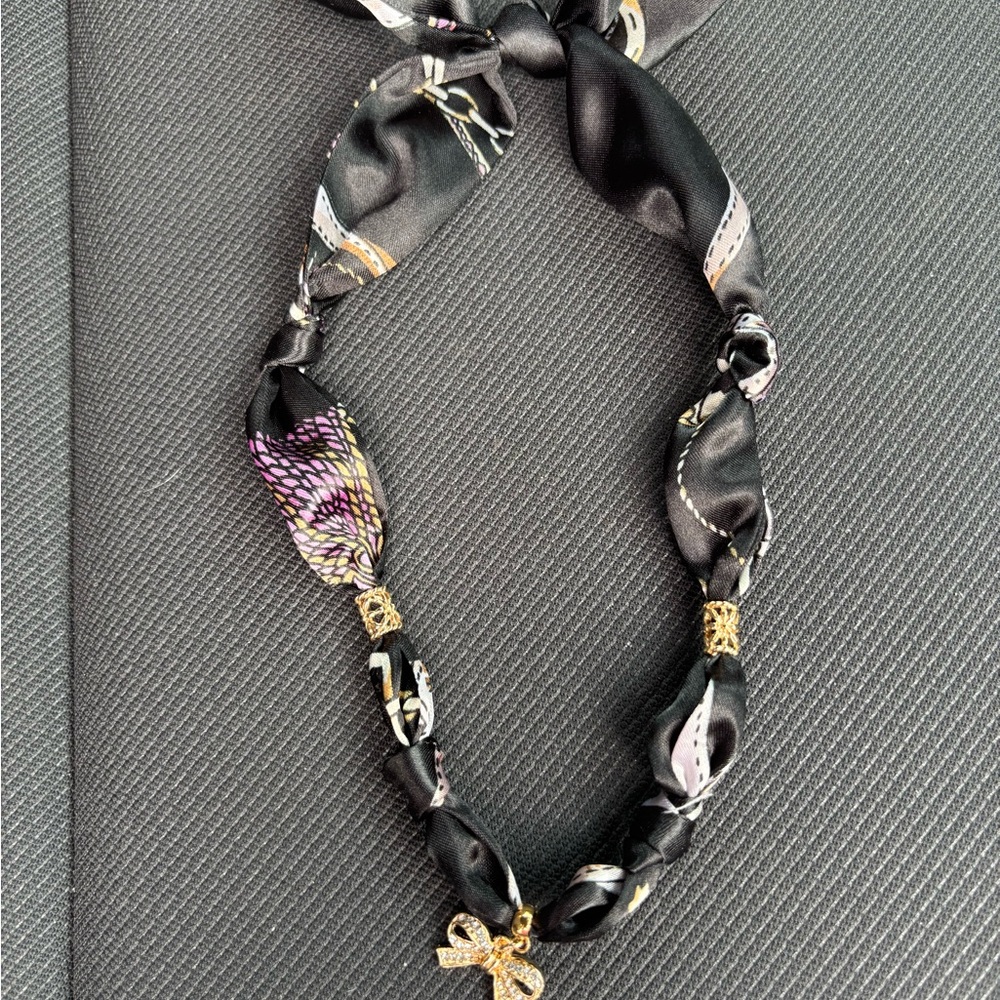 Elegant Black and Gold Women's Necklace